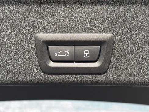 New 2026 BMW X6 xDrive40i w/ Executive Package image 13