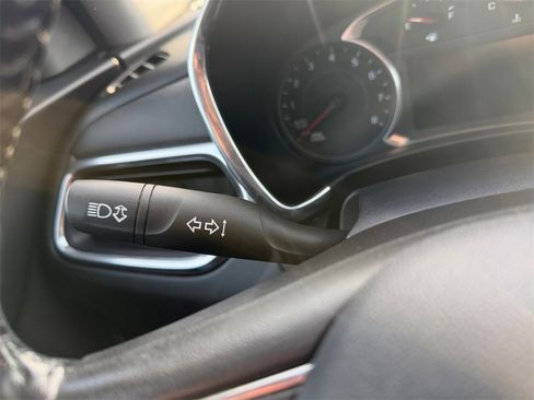 Used 2019 Chevrolet Equinox LT w/ Sun & Navigation Package image 22