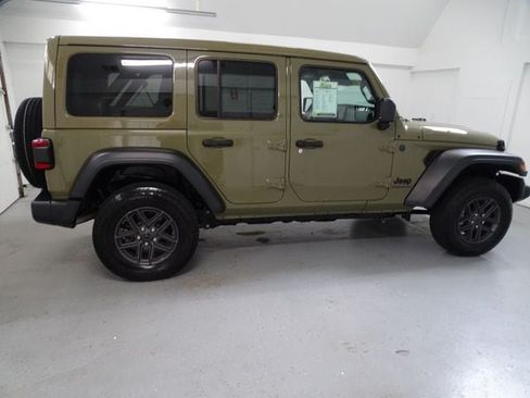 Used 2026 Jeep Wrangler Unlimited Sport AWD/4WD image 22
