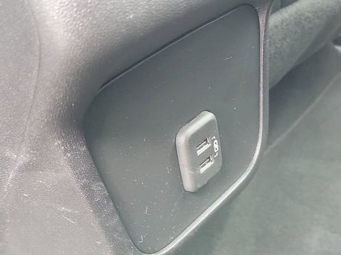 Certified 2023 Chevrolet Equinox RS FWD image 29