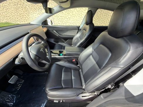Used 2021 Tesla Model Y Long Range AWD/4WD image 18