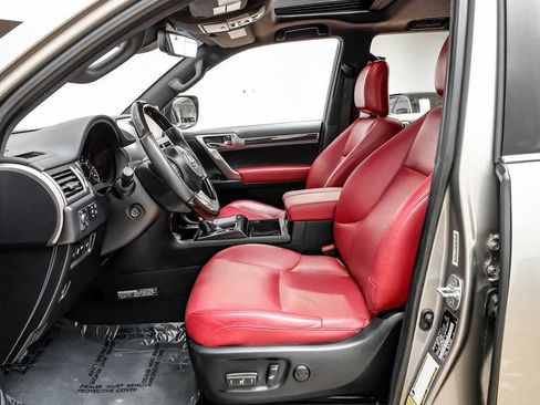 Used 2023 Lexus GX 460 Luxury w/ Accessory Package image 5