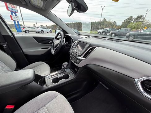 Used 2022 Chevrolet Equinox LT w/ Driver Convenience Package image 24