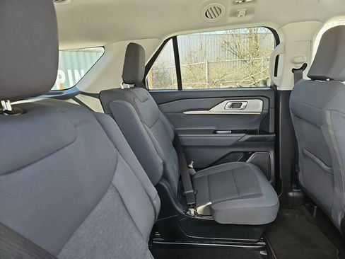 Used 2025 Ford Explorer Active image 26