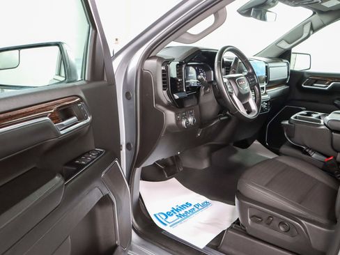 Used 2024 GMC Sierra 1500 SLE image 3