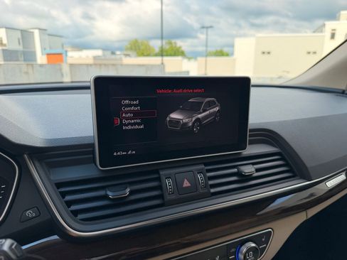 Used 2020 Audi Q5 2.0T Premium Plus w/ Premium Plus Package AWD/4WD image 11