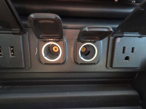 Used 2018 GMC Sierra 1500 SLT w/ SLT Premium Package image 29