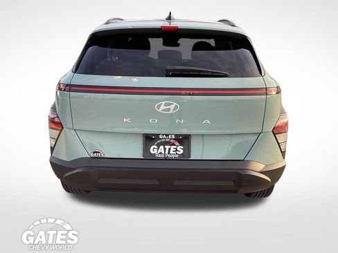 Used 2025 Hyundai Kona SEL FWD image 8