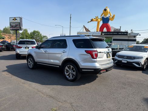 Used 2018 Ford Explorer Limited AWD/4WD image 4