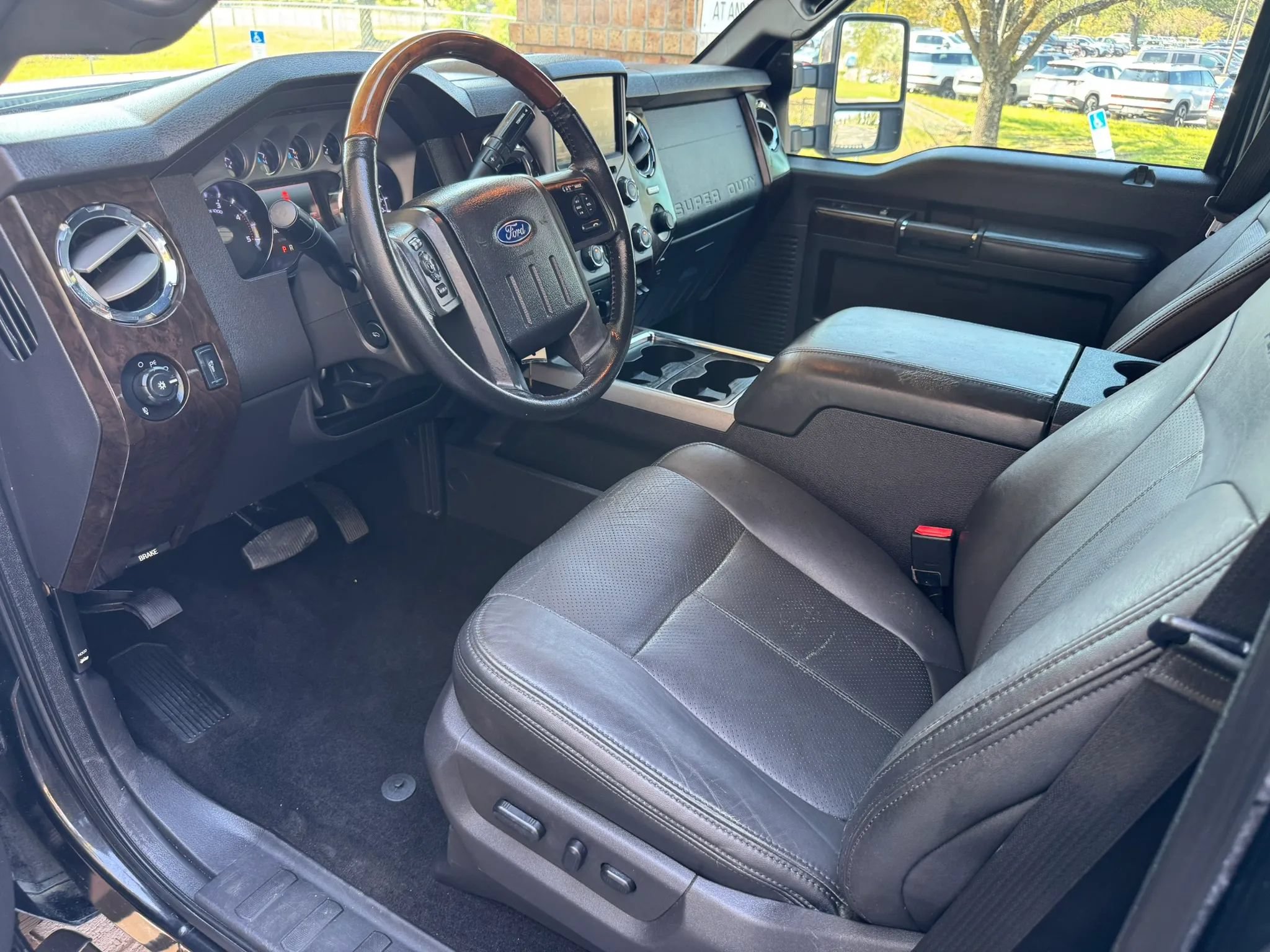 Used 2015 Ford F250 Platinum w/ FX4 Off-Road Package AWD/4WD image 13