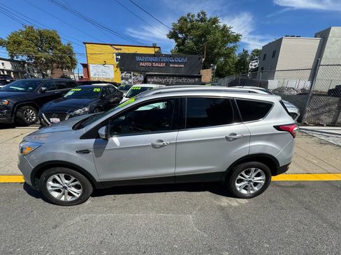 Used 2017 Ford Escape Titanium image 18