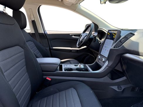 Used 2022 Ford Edge SE w/ Black Appearance Package image 15