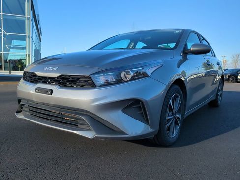 Used 2024 Kia Forte LXS image 8
