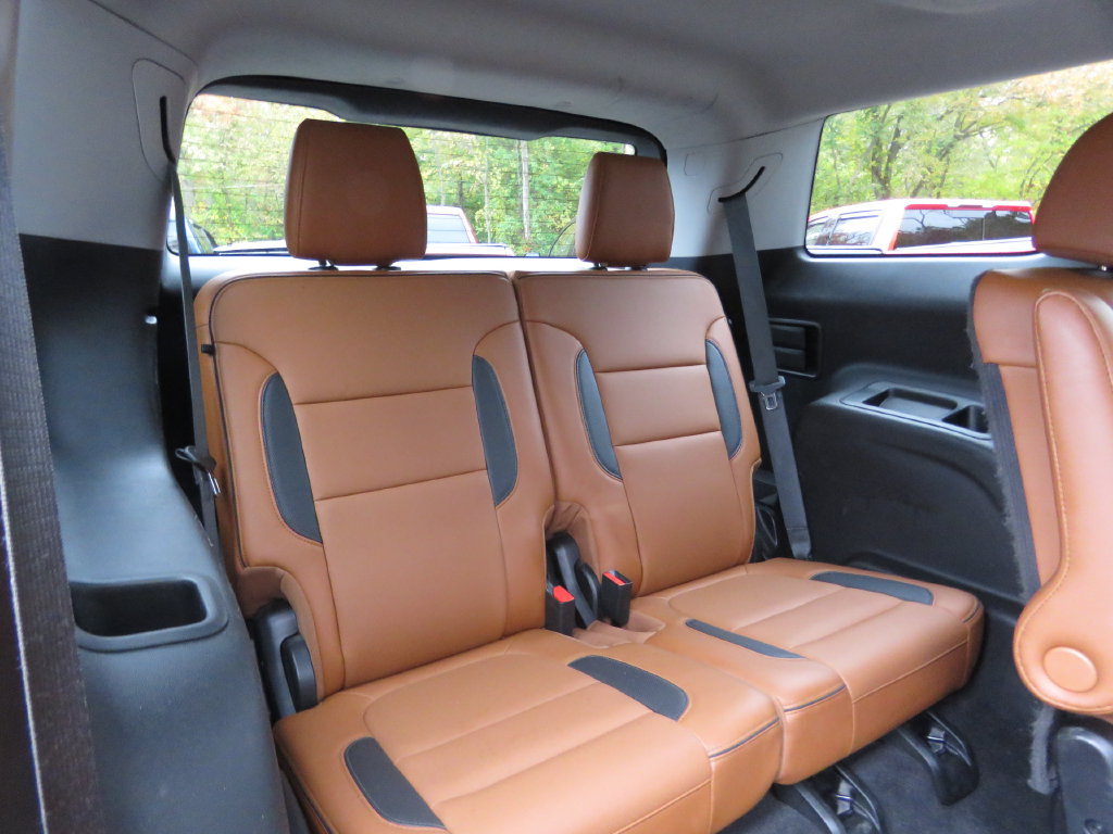 Used 2020 GMC Acadia AT4 w/ Driver Alert Package II AWD/4WD image 17