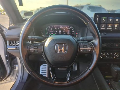 Used 2025 Honda Accord Sport image 11