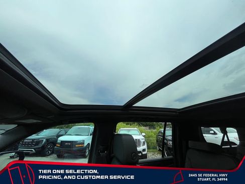 Used 2024 GMC Yukon XL Denali AWD/4WD image 36