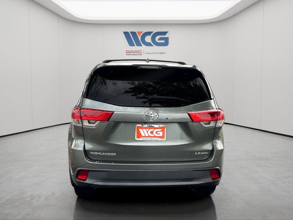 Used 2019 Toyota Highlander Plus AWD/4WD image 4