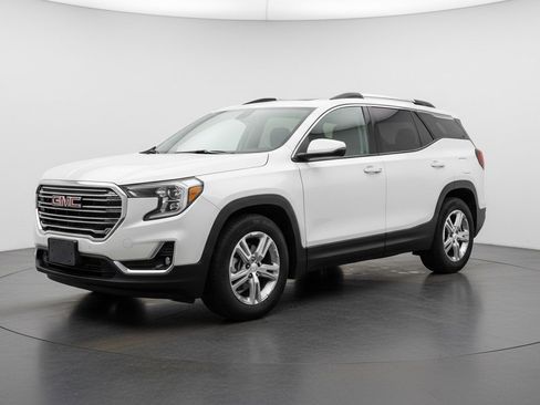 Used 2024 GMC Terrain SLE image 3
