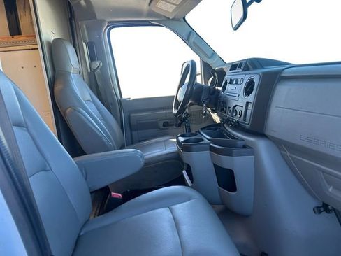 Used 2019 Ford E-350 and Econoline 350 Super Duty w/ Power Windows & Locks Group image 17