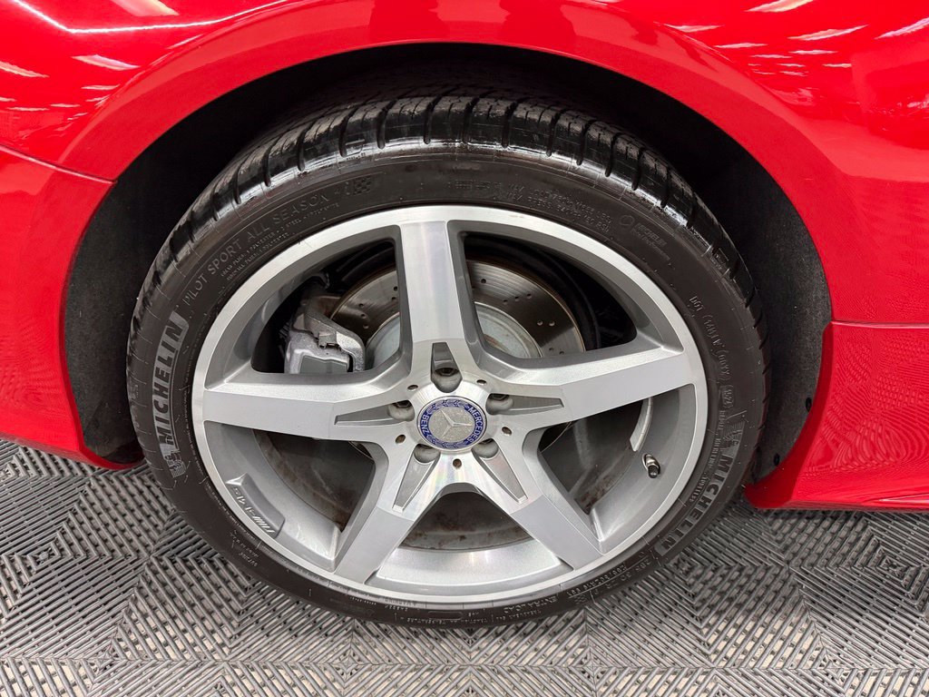 Used 2017 Mercedes-Benz SL 550 w/ Driver Assistance Package image 19