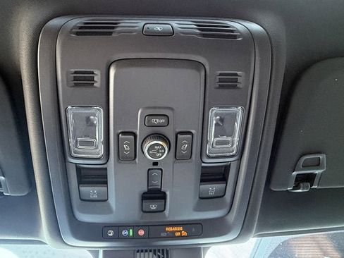 Used 2025 GMC Yukon Denali Ultimate image 35