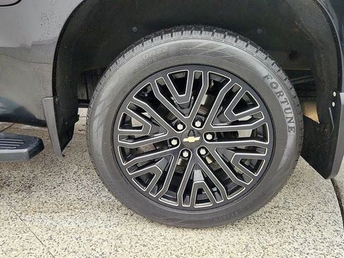 Used 2020 Chevrolet Silverado 1500 High Country w/ Technology Package image 9