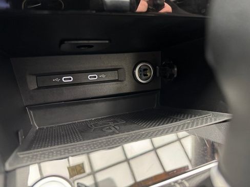 Used 2024 Volkswagen Taos SE image 19