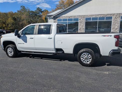 Used 2021 Chevrolet Silverado 2500 LT w/ Convenience Package image 4