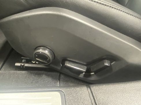 Certified 2025 Volvo S60 B5 Core image 12