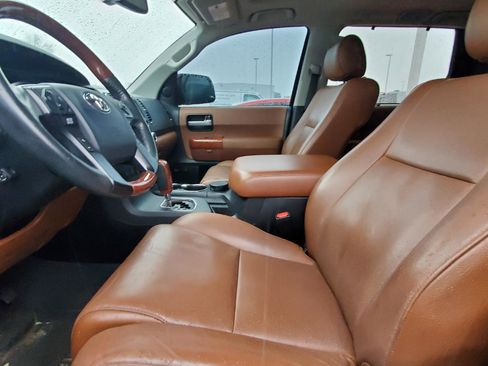Used 2020 Toyota Sequoia Platinum image 3