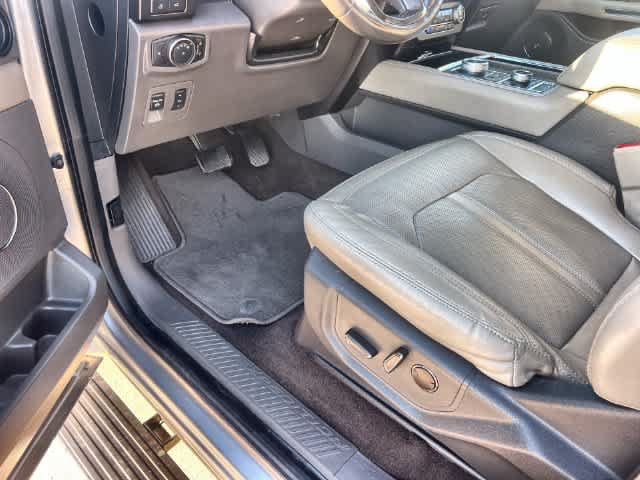 Used 2021 Ford Expedition Max Limited AWD/4WD image 3