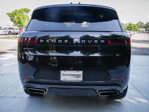 Used 2024 Land Rover Range Rover Sport SE AWD/4WD image 9