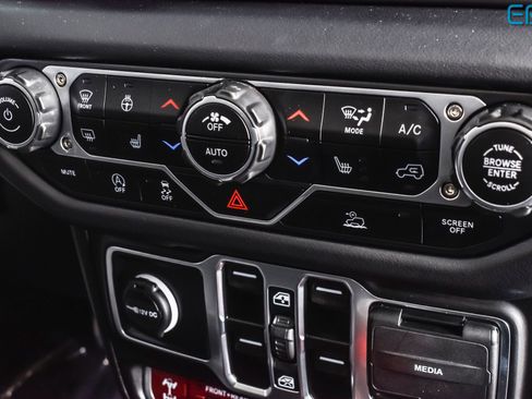 Used 2025 Jeep Wrangler Unlimited Rubicon w/ Convenience Group image 28