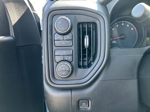 Certified 2021 Chevrolet Silverado 2500 Custom w/ Custom Value Package AWD/4WD image 17