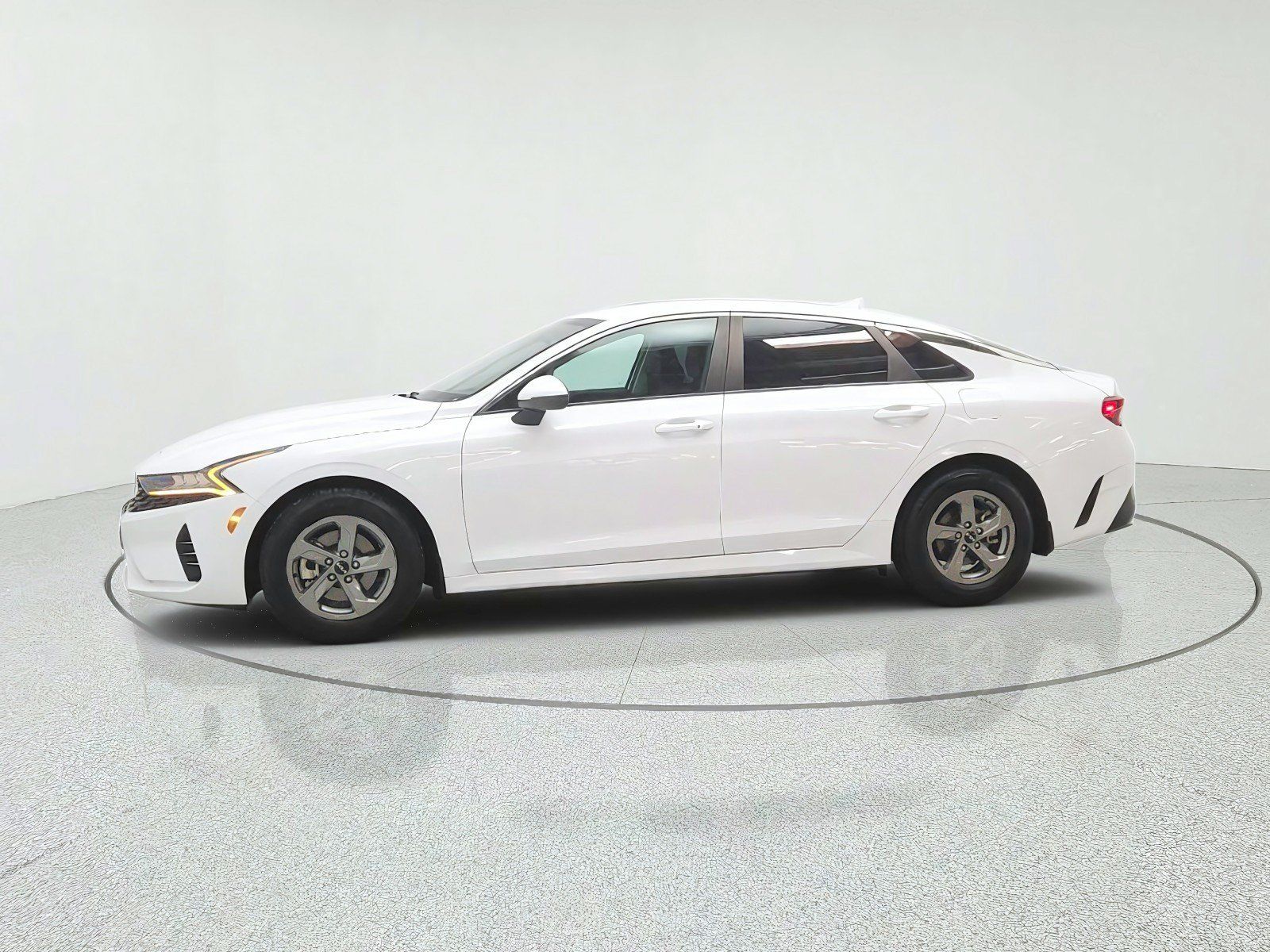 Used 2023 Kia K5 LXS FWD image 8