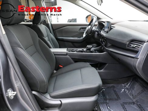 Used 2023 Nissan Rogue S image 30