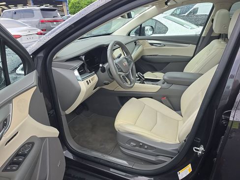 Used 2019 Cadillac XT5 Luxury FWD image 3