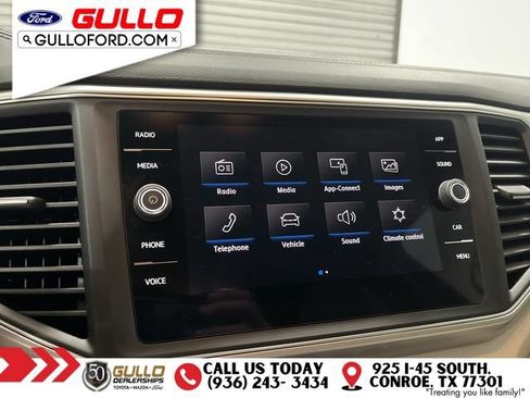Used 2018 Volkswagen Atlas SE w/ R-Line Package FWD image 24