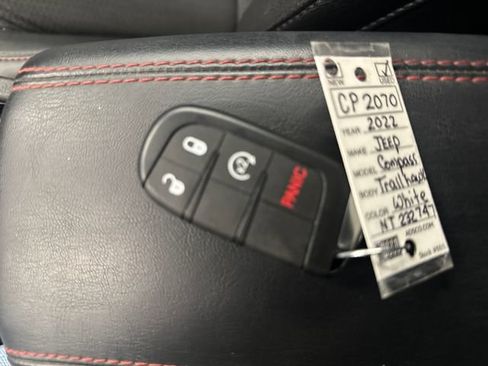 Used 2022 Jeep Compass Trailhawk w/ Trailhawk Convenience Group AWD/4WD image 32