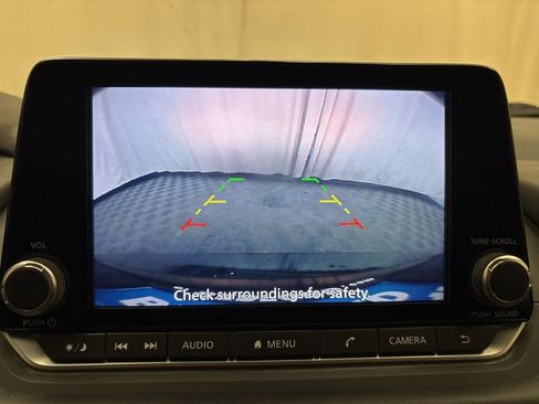 Used 2024 Nissan Rogue SV image 18