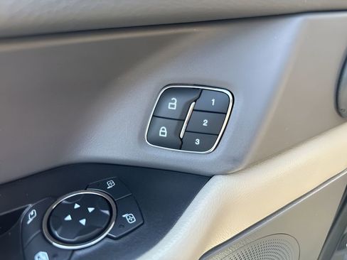 Used 2021 Ford Expedition XLT RWD image 11