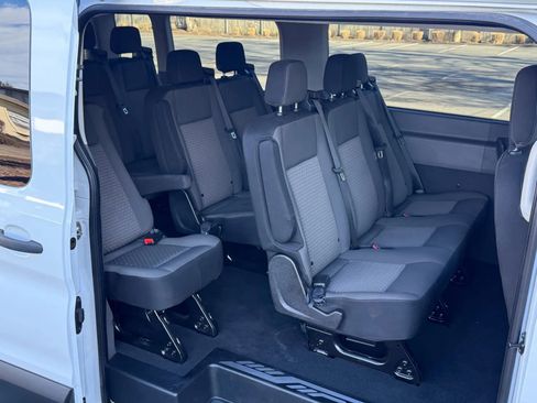 Used 2023 Ford Transit 350 XLT image 3