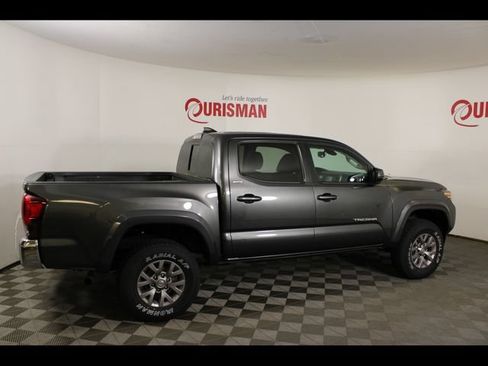 Used 2019 Toyota Tacoma SR5 AWD/4WD image 8