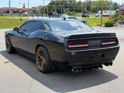 Used 2015 Dodge Challenger SRT Hellcat RWD image 6
