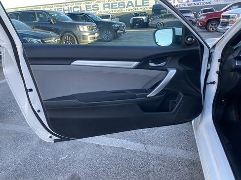 Used 2018 Honda Civic EX-T image 17