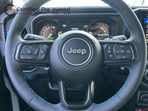 Certified 2025 Jeep Wrangler Unlimited Rubicon 4xe w/ Convenience Group AWD/4WD image 24