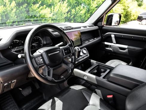 Used 2023 Land Rover Defender 110 X-Dynamic SE AWD/4WD image 3