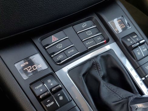 Used 2018 Porsche Macan S image 31