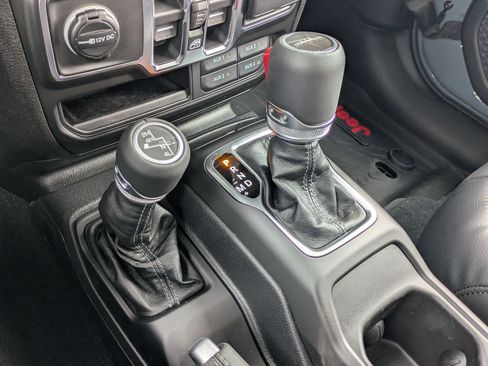 New 2026 Jeep Gladiator Sahara image 16