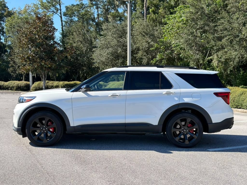 Used 2022 Ford Explorer ST w/ Equipment Group 401A AWD/4WD image 2